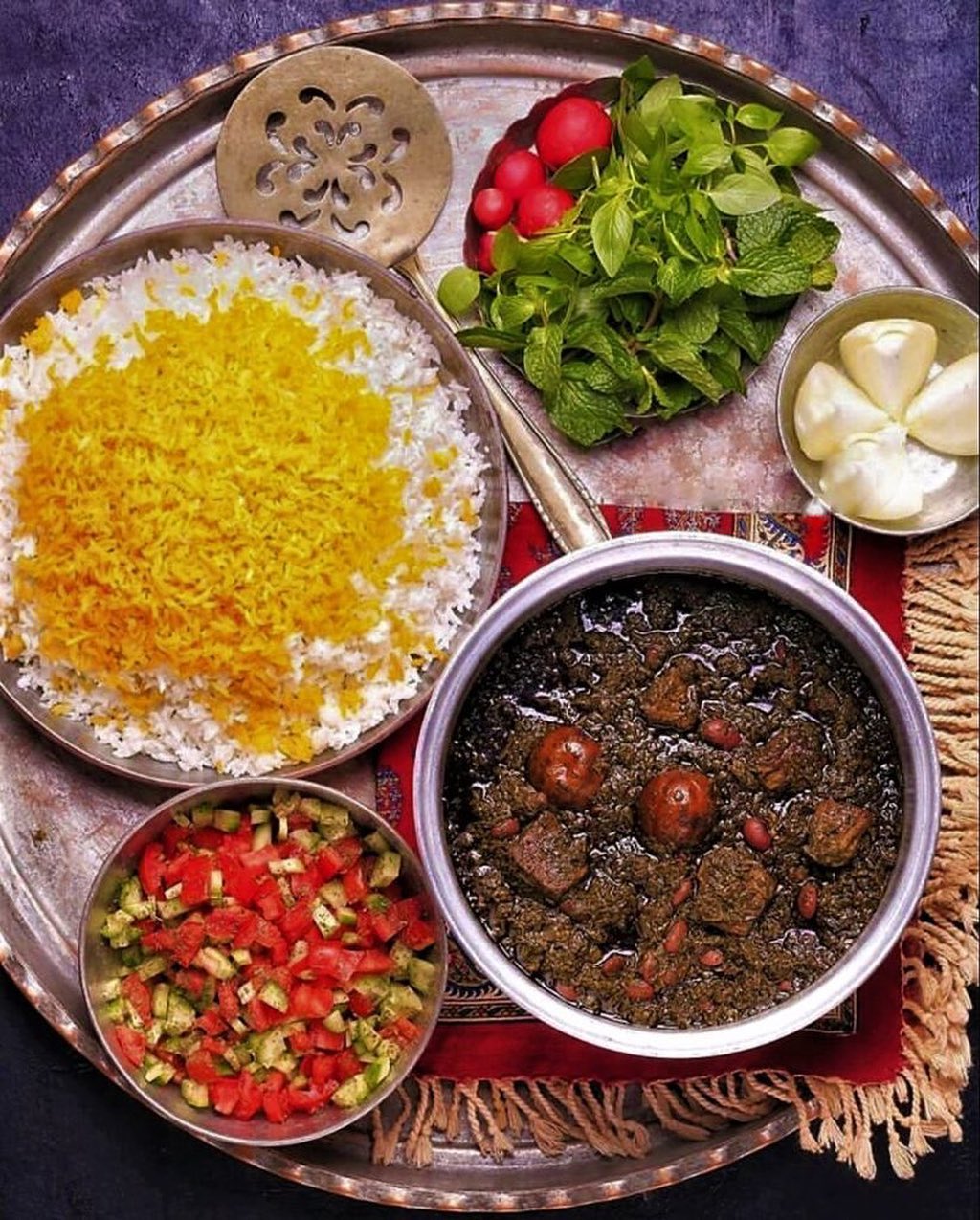 غذاهای ایرانی - قرمه سبزی